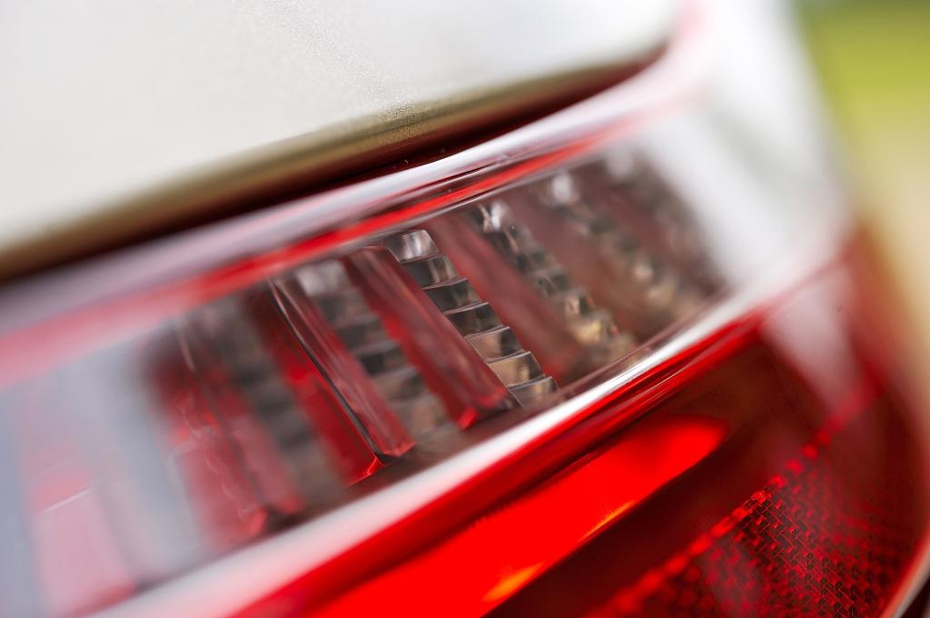 Jak jeździ Aston Martin Vanquish?