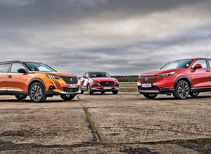 Szukasz auta dla rodziny? Sprawdziliśmy, który model warto kupić - Hondę HR-V, Mazdę CX-30 czy Peugeota 2008