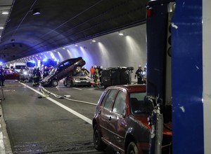 Zniszczone auta i ranni. Tak ćwiczyły służby w tunelu na Zakopiance. Otwarcie być może już w sobotę