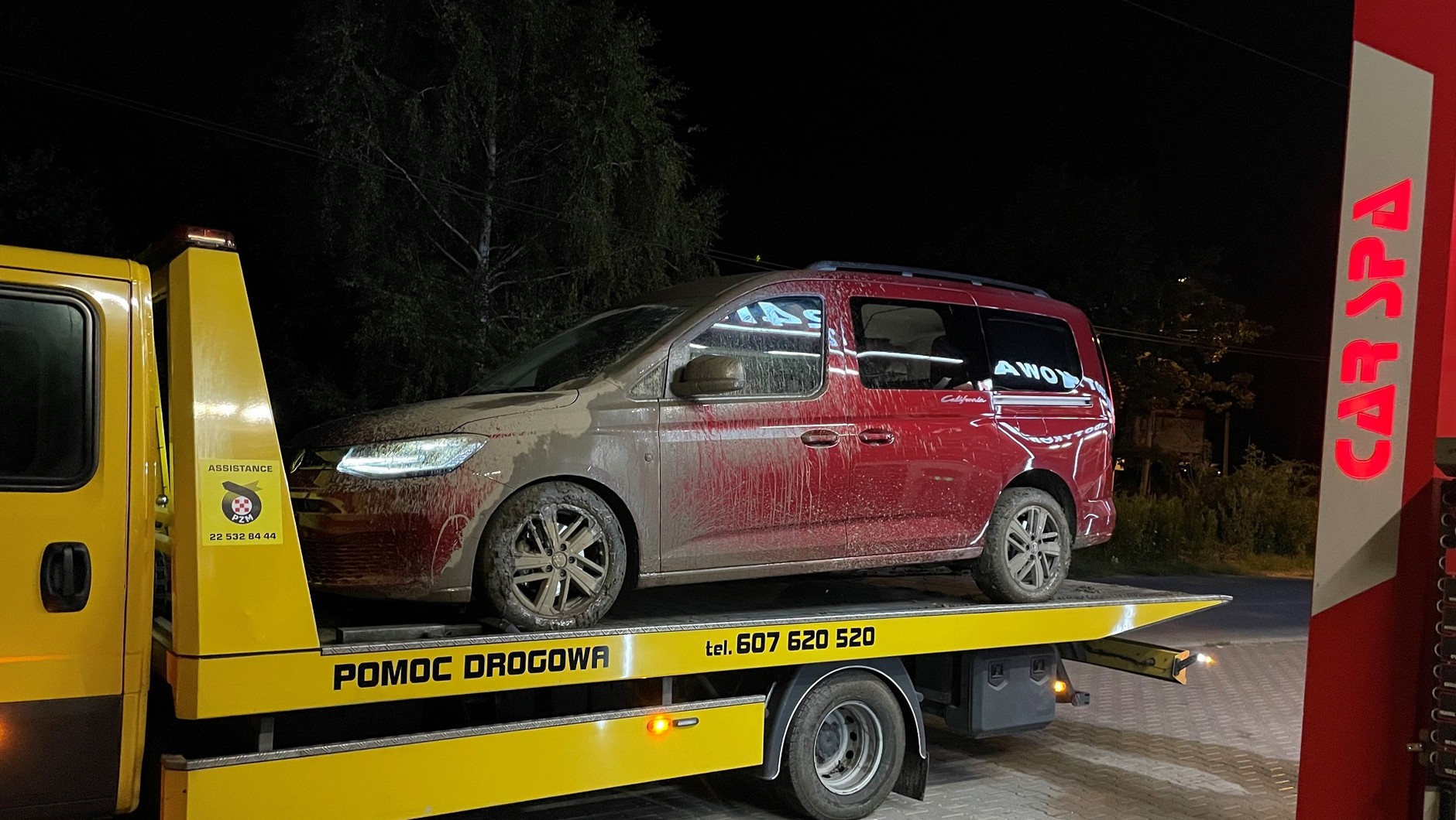 Z błota prosto do samochodowego SPA!