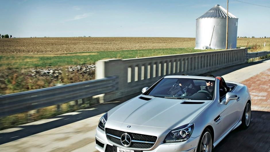 Mercedes SLK 55 AMG: roadster z „V8-ką”: do lansu i oszczędzania