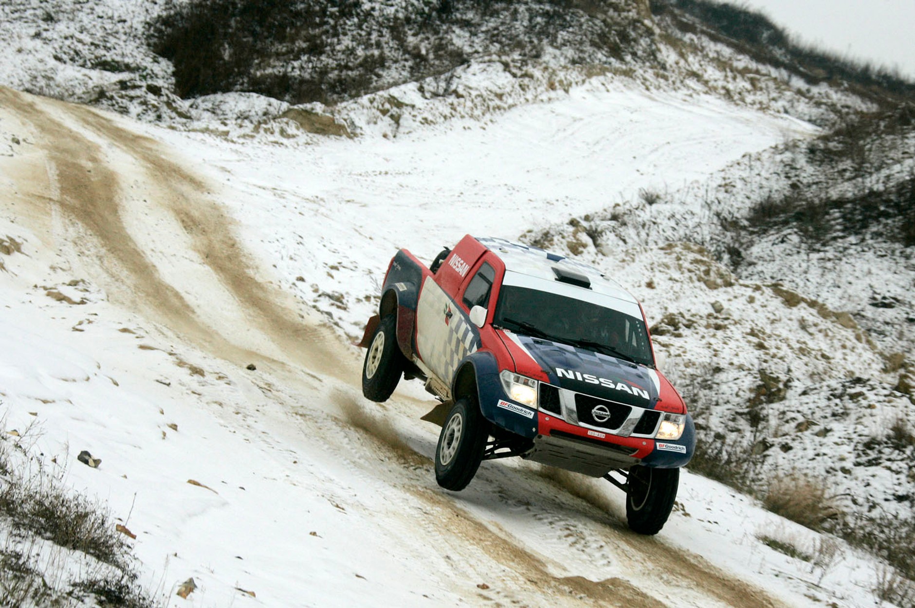 Rajd Dakar 2011: Nani Roma w Nissanie Krzysztofa Hołowczyca (galeria Rallyworld©Willy Weyens)