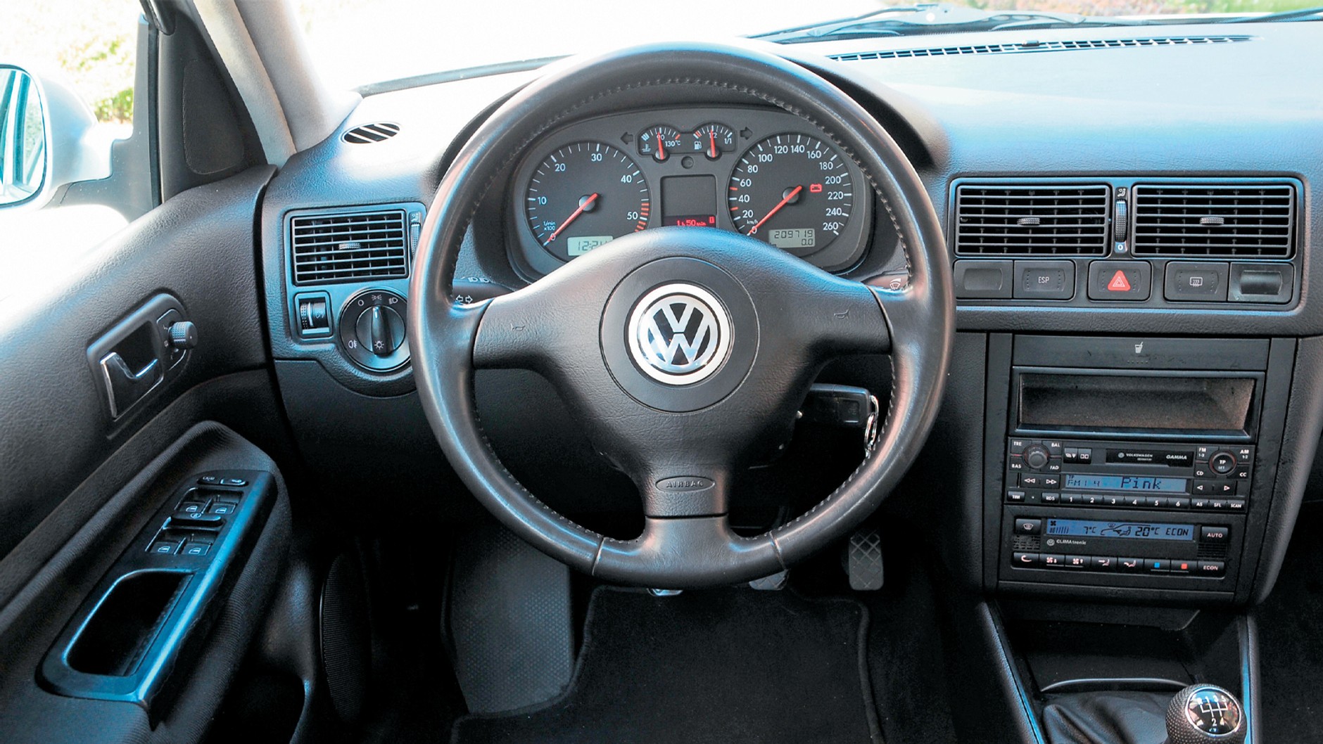 Volkswagen Golf IV (1997-2003) – 2000 r. za 4900 zł