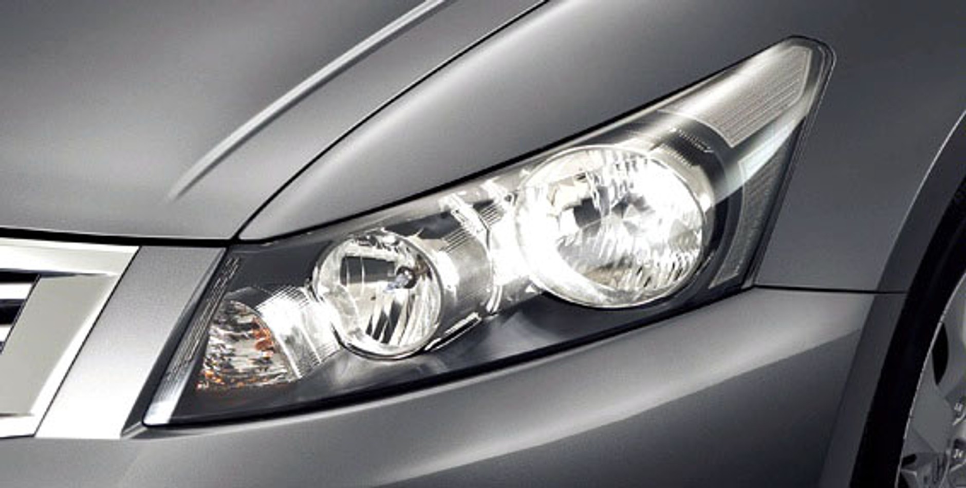 Honda Inspire: nowy sedan debiutuje na rynku japońskim