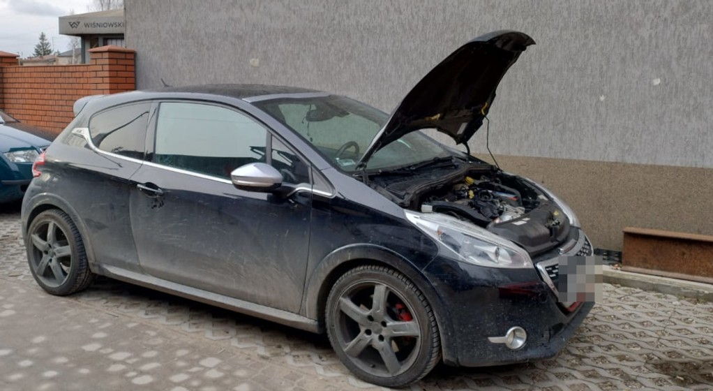 Skradziony Peugeot znaleziony cały i zdrowy przez grupę "Kobra"