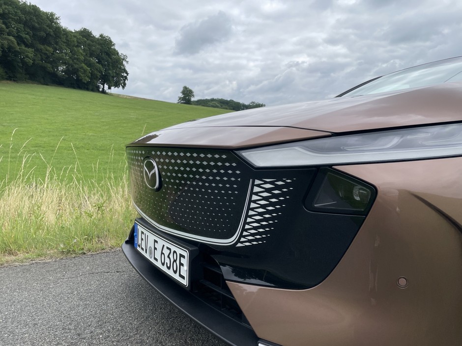 Mazda 6e