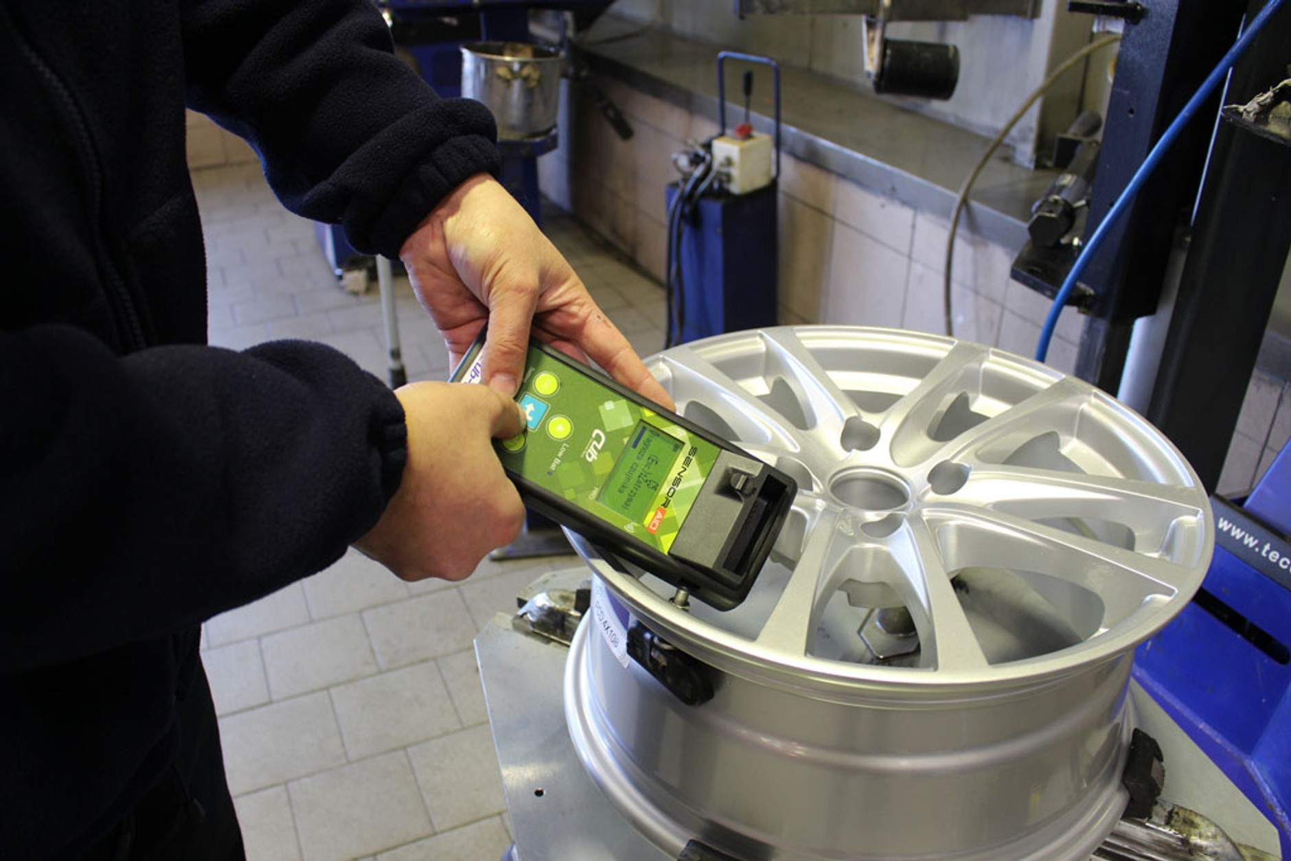 Czujniki ciśnienia w kołach