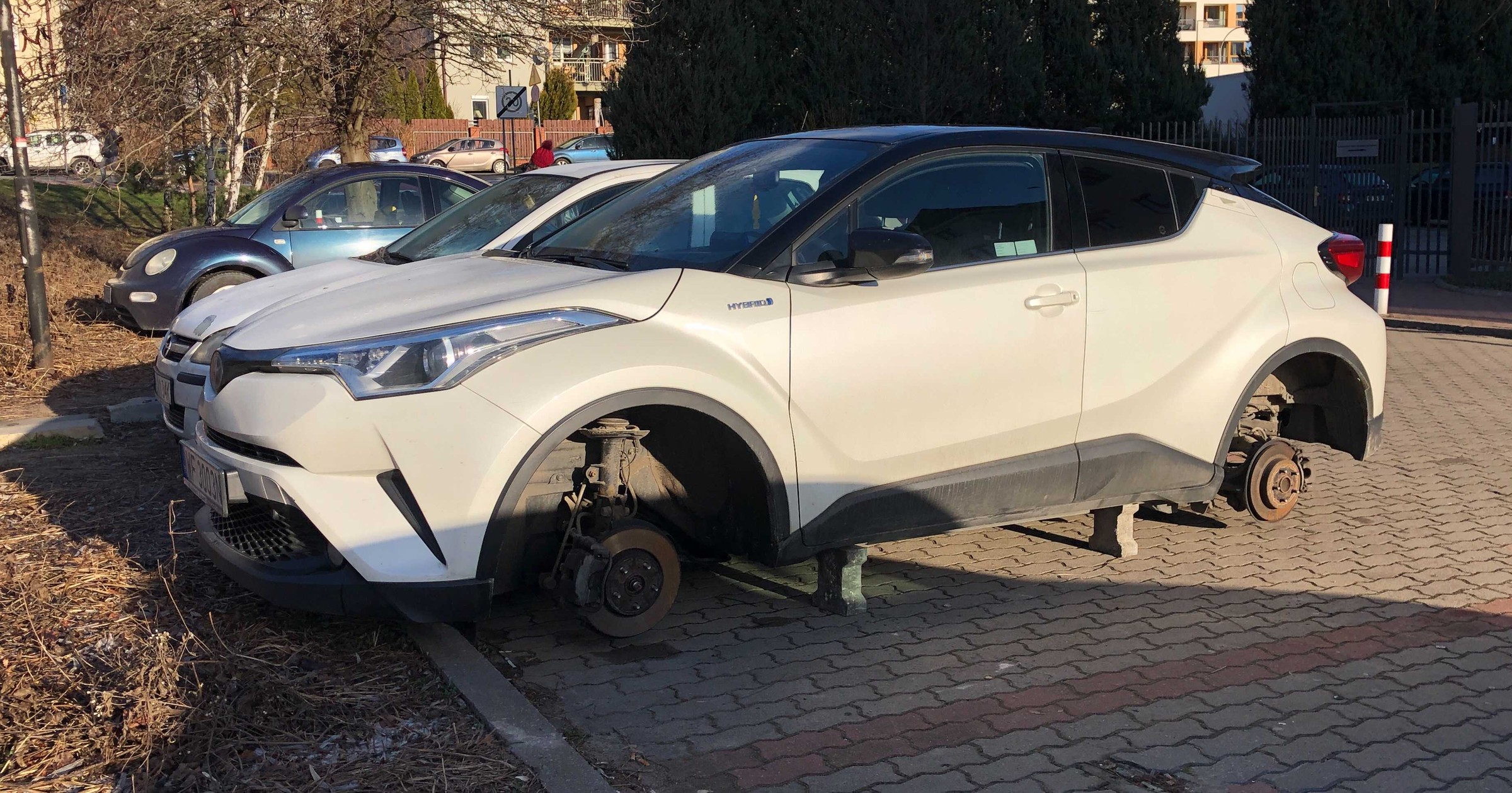 Kradzież kół z samochodów