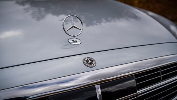 Nowy Mercedes Klasy S już do naprawy – ryzyko utraty kontroli nad autem