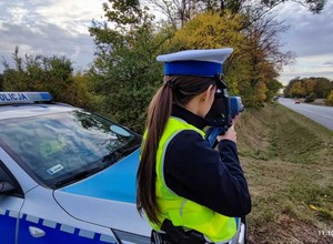 Policjanci z trzech powiatów prowadzili akcję "Kaskadowy pomiar prędkości". Sprawdzali jedną drogę