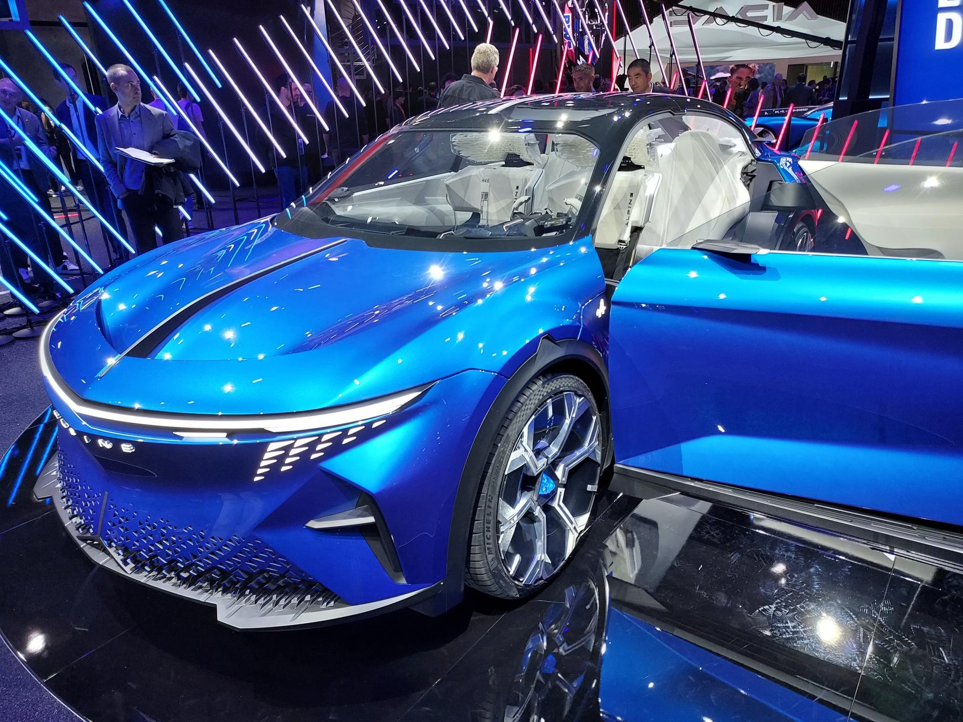 Salon samochodowy w Paryżu 2024