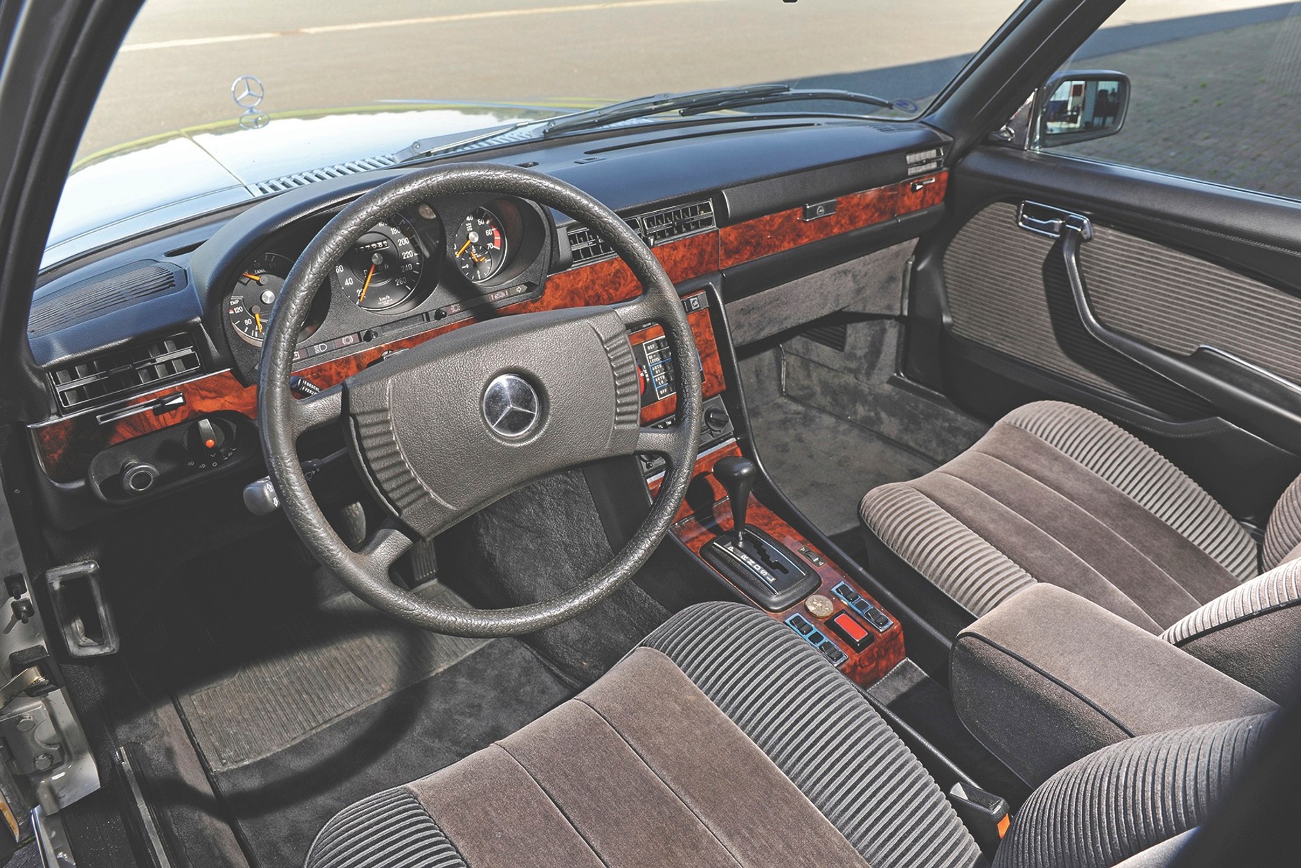 Mercedes 450 SEL 6.9