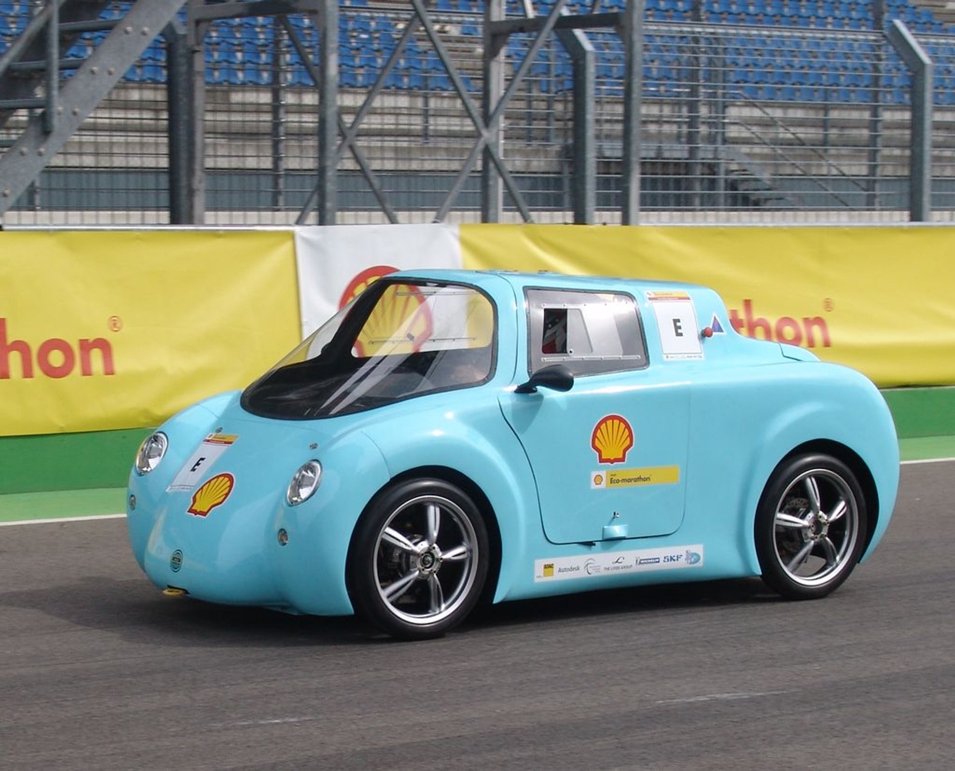 Shell Eco-marathon 2011: ile km na 1 litrze?