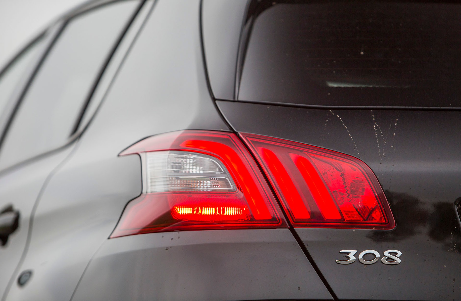 Peugeot 308 GTi - przeniesie cię w świat wyścigów