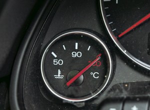 Jazda w upał – jak chronić auto przed przegrzaniem