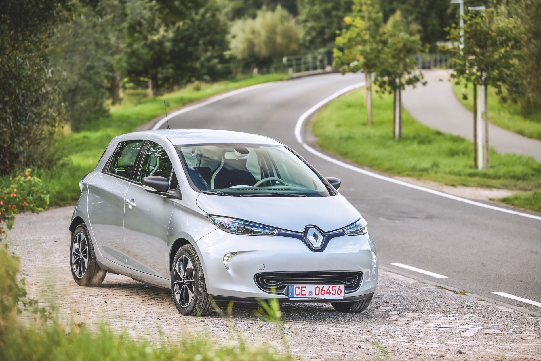 Renault Zoe: nawet wersja sprzed liftingu wygląda wciąż nowocześnie