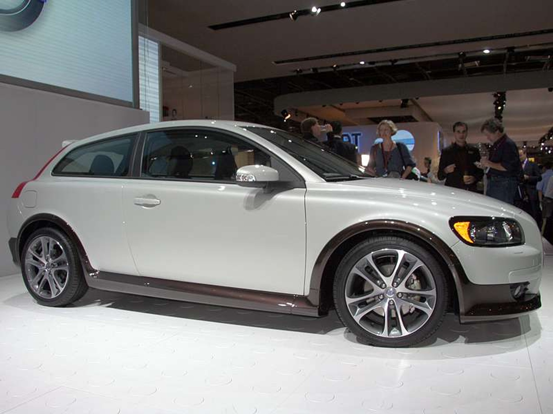 Paryż na żywo: fotogaleria z targów – Pierwszy dzień targów (1/2)