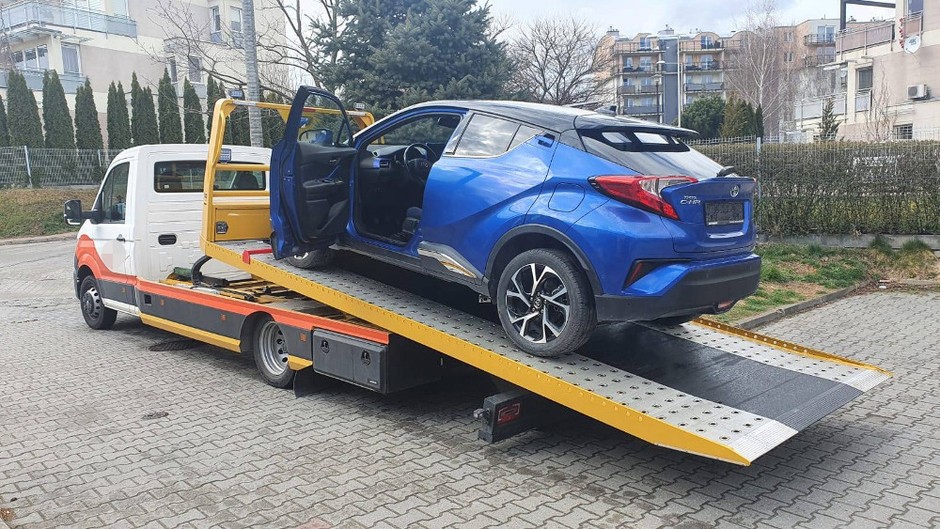 W 2022 r. tylko w Warszawie i okolicach policjanci odzyskali skradzione auta, warte ponad 42 mln zł
