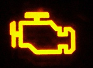 Check Engine: co robić, kiedy zaświeci się kontrolka silnika?