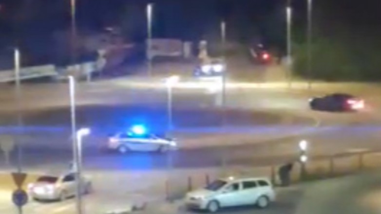 Driftował po rondzie