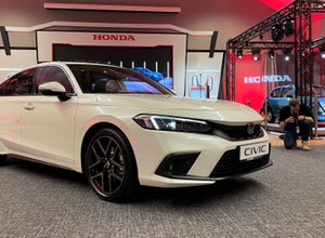 Widzieliśmy na żywo nową Hondę Civic. Elegancja wyparła ekstrawagancję "UFO"