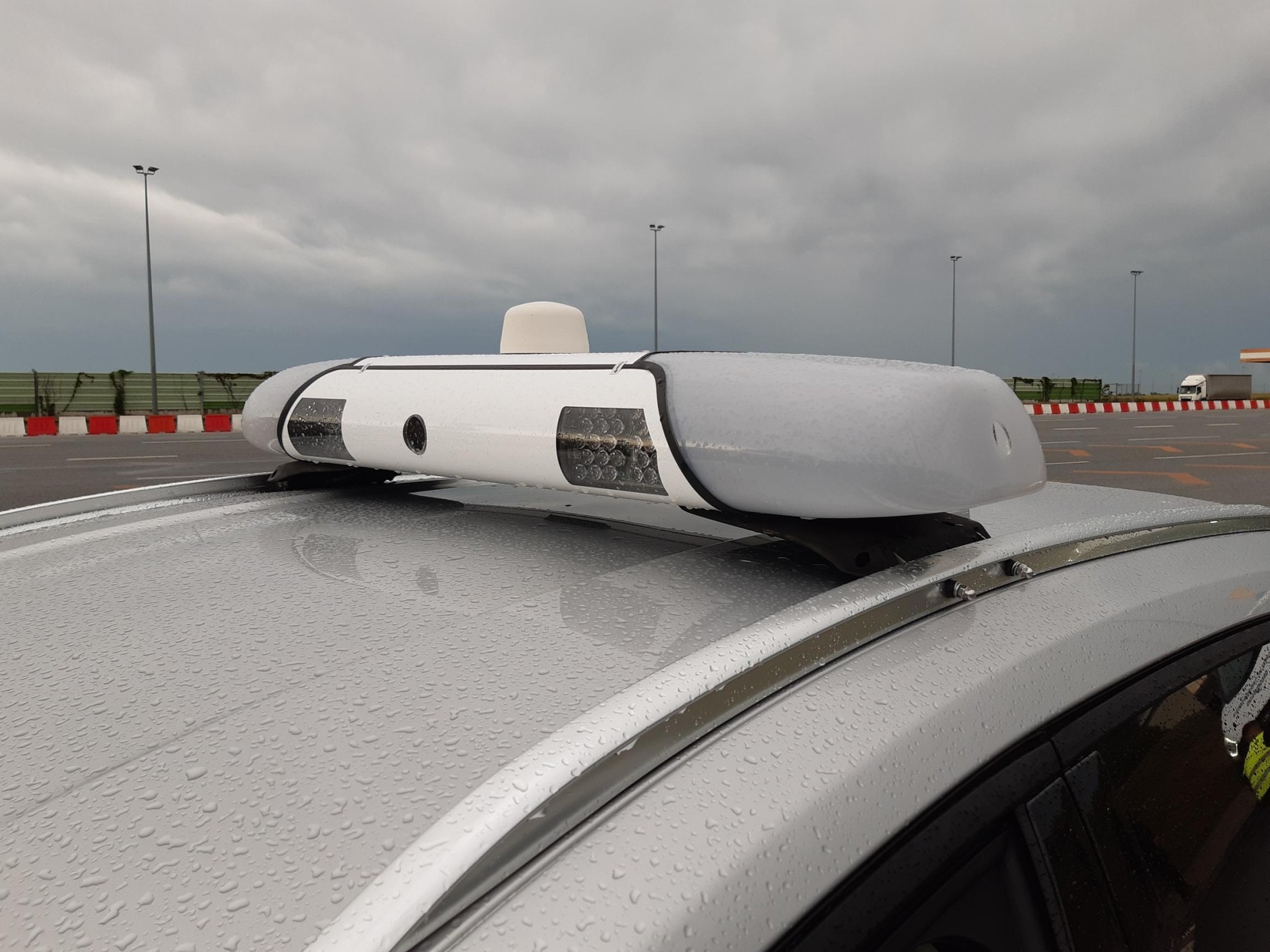 Nowe radiowozy do kontroli opłat drogowych e-TOLL