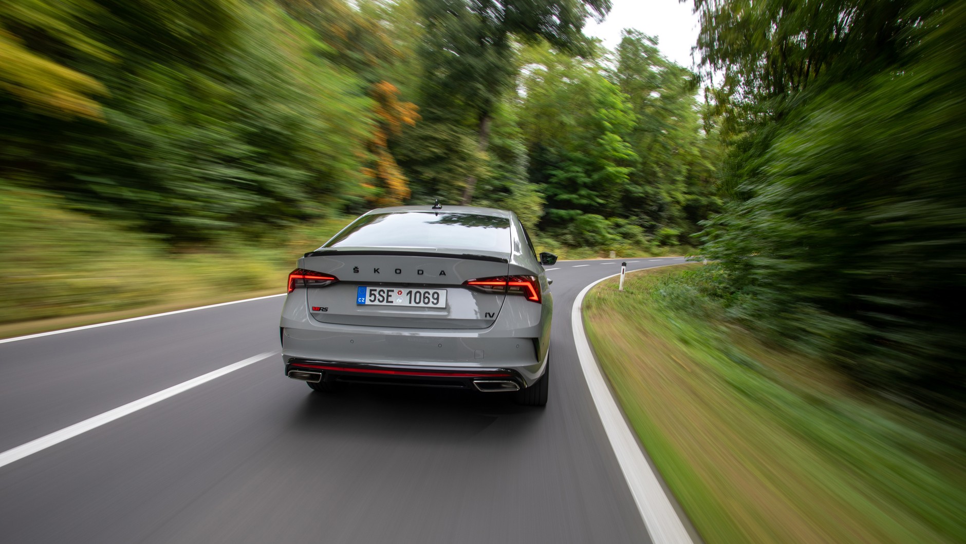 Skoda Octavia RS iV - duży zasięg i szybkie tankowanie na długich trasach