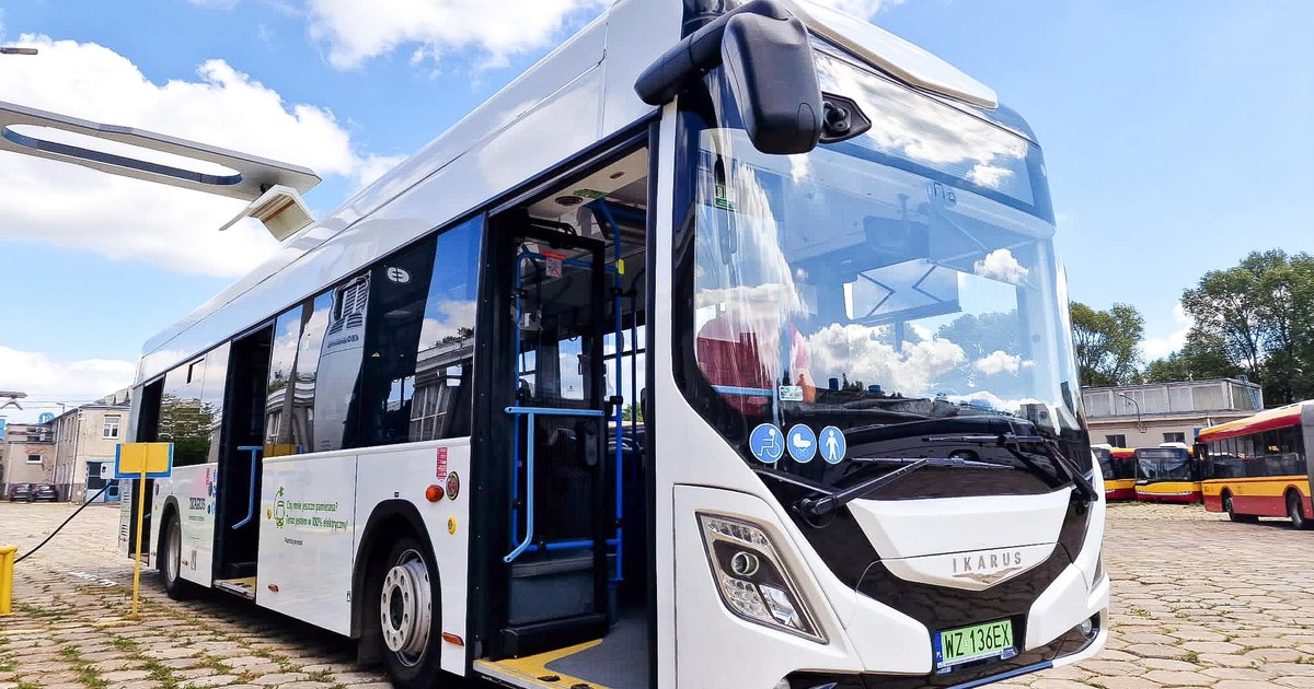 Od początku września w ramach testów po warszawskich ulicach będzie jeździł elektryczny Ikarus