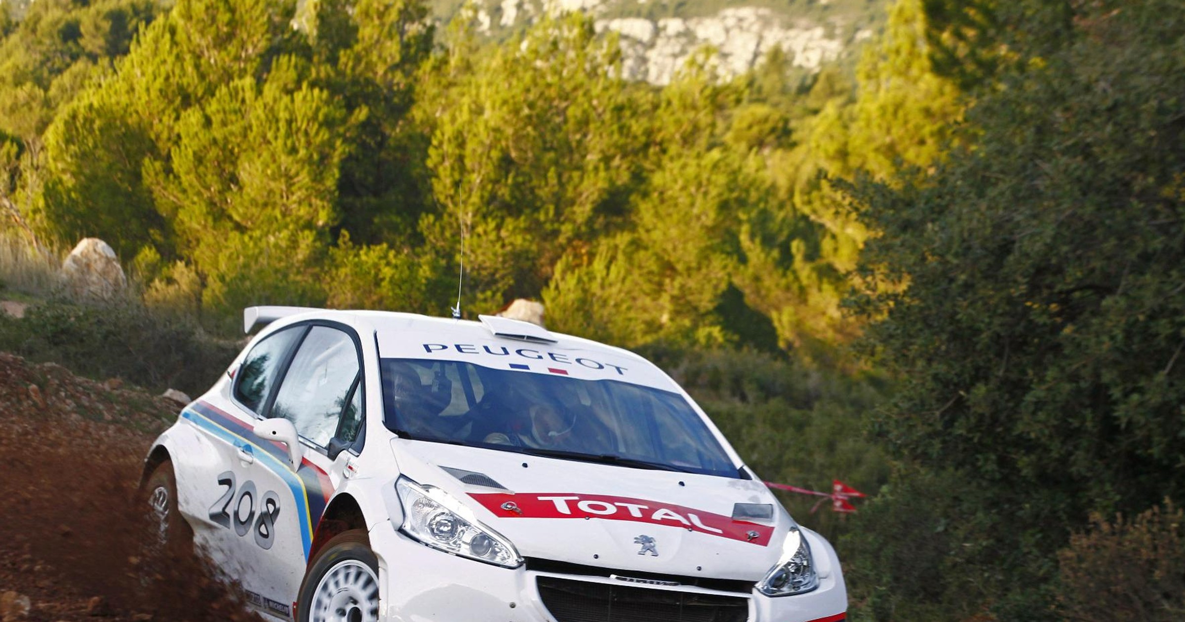 Pierwsze testy Peugeot 208 R5