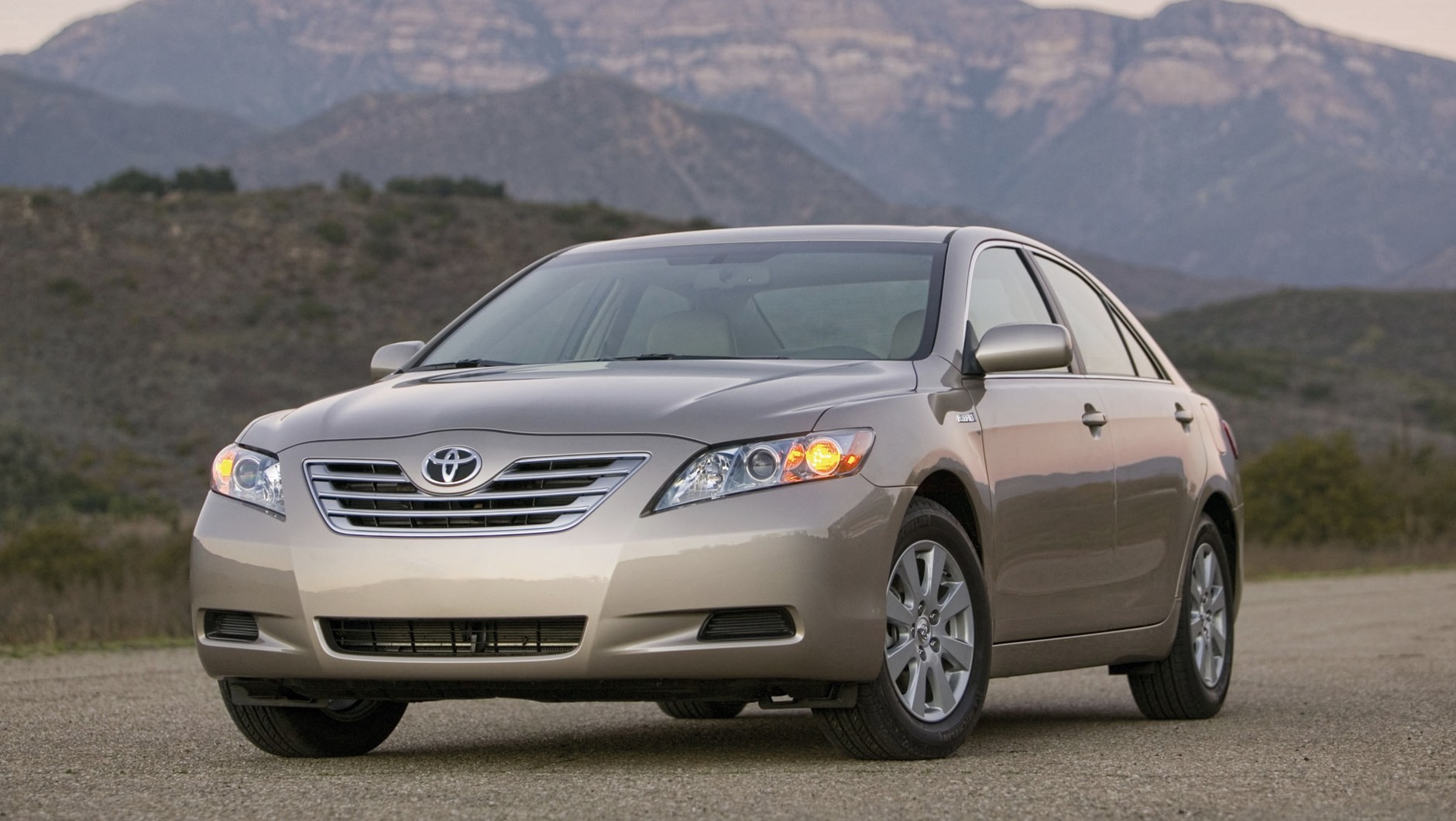 Toyota Camry VI