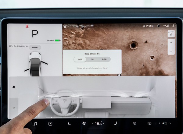 Najgorzej wypadła Tesla. Eksperci sprawdzili, czy łatwo i bezpiecznie obsługuje się współczesne samochody