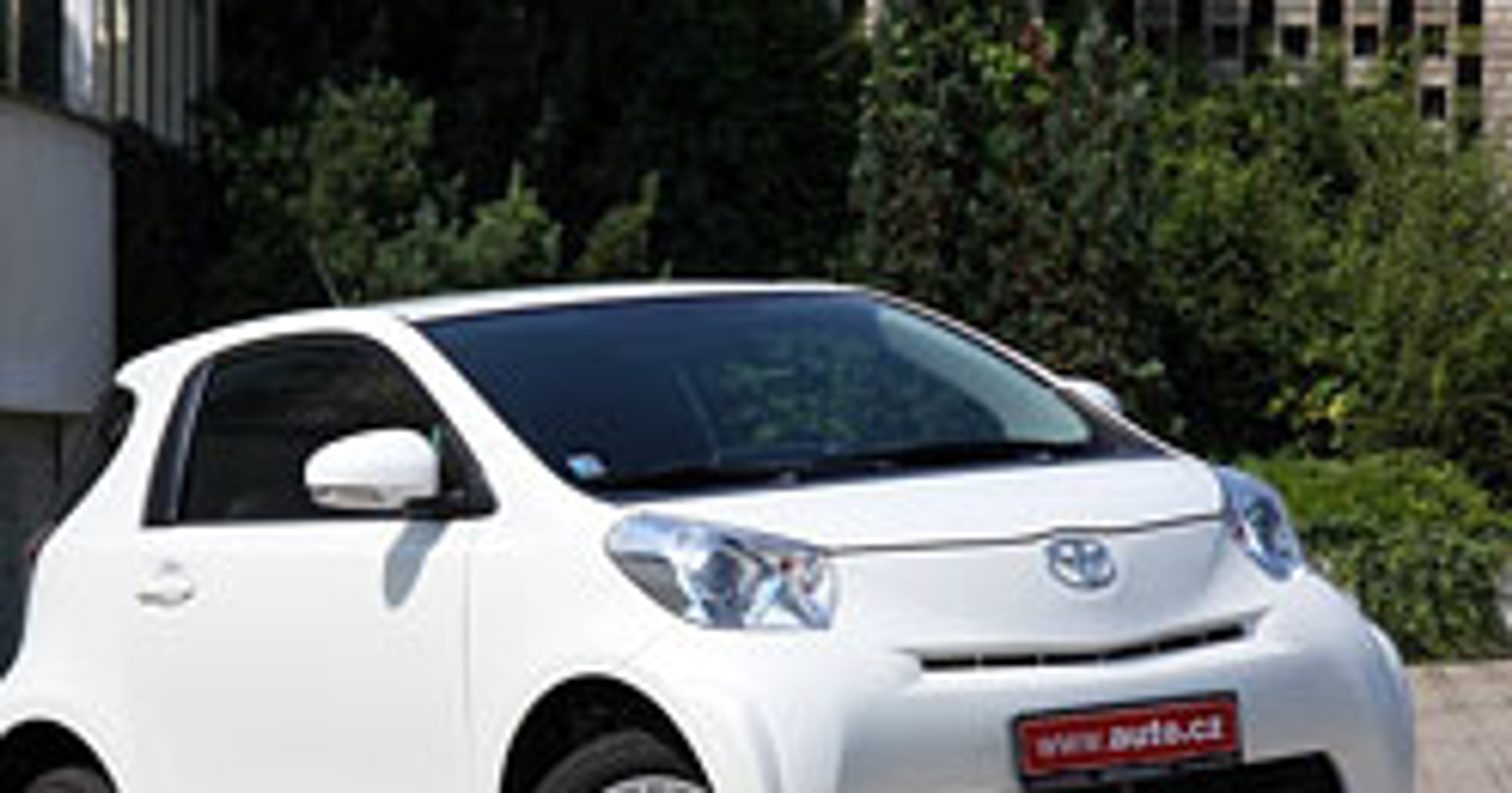 Test: Toyota iQ 1,0 (50 kW) – Má pod čepicí