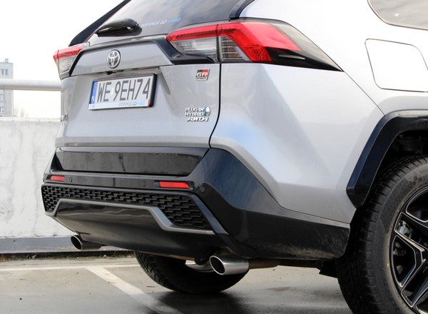 Trwa szał na hybrydy, Toyota nie nadąża z dostawami. Ile czasu trzeba czekać w Polsce?