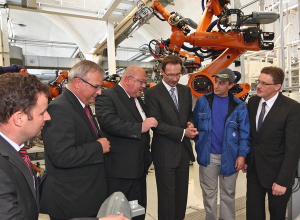 VW rozpocznie produkcję modularnej platformy dla aut z silnikiem umieszczonym poprzecznie