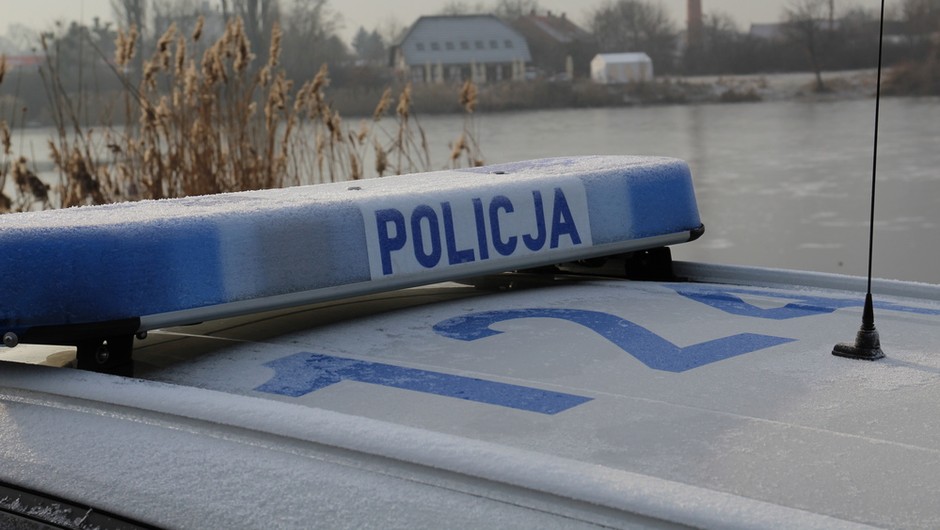 Zatrzymany kierowca bez uprawnień w skradzionym samochodzie