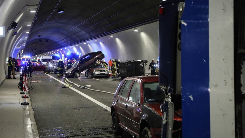 Ćwiczenia w tunelu drogi S7 na Zakopiance