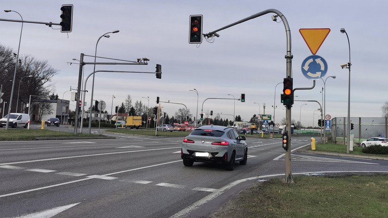 Skrzyżowanie w Jabłonnie: to łatwo stracić prawo jazdy