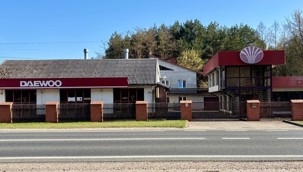 Opuszczony salon Daewoo przetrwał do dziś