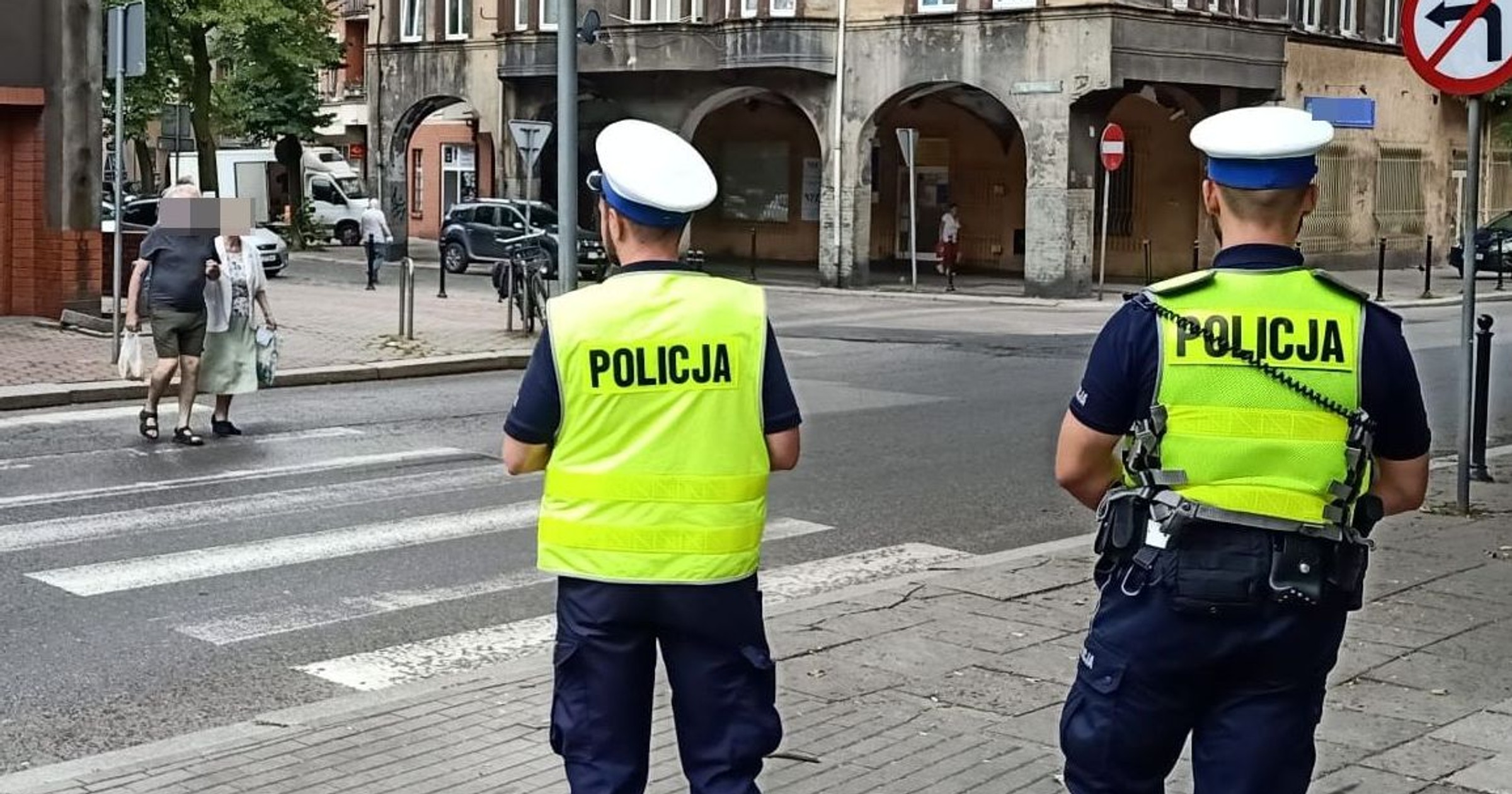Obraz pochodzący z serwisu https://bytom.policja.gov.pl/ka4/informacje/wiadomosci/388480,Dzis-dzialania-Bezpieczny-Pieszy.html