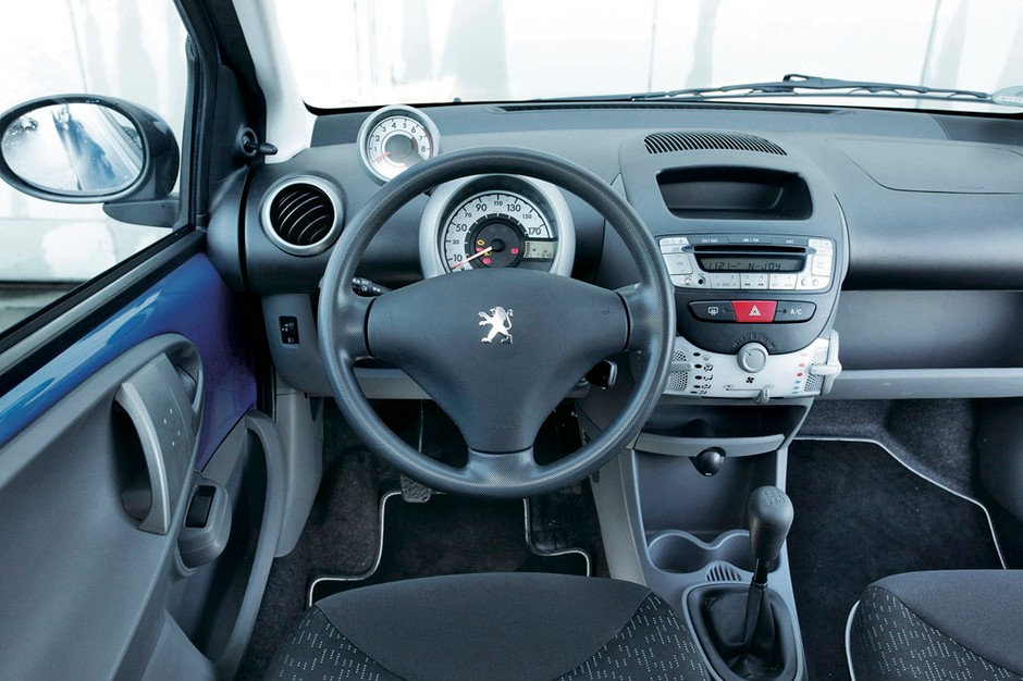 Volkswagen UP! kontra Peugeot 107 i Ford KA: mały Volkswagen w natarciu