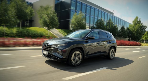 Hyundai Tucson – ten SUV ma 265 KM, a zużywa średnio jedynie 7,7 l/100 km. To imponujące