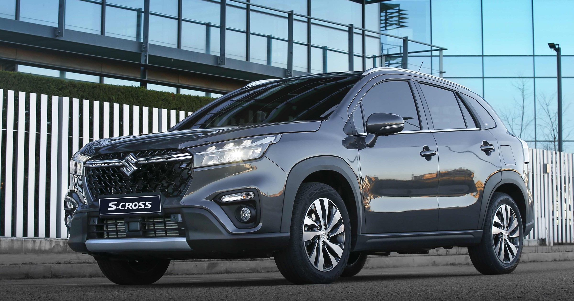 Suzuki S-Cross Strong Hybrid