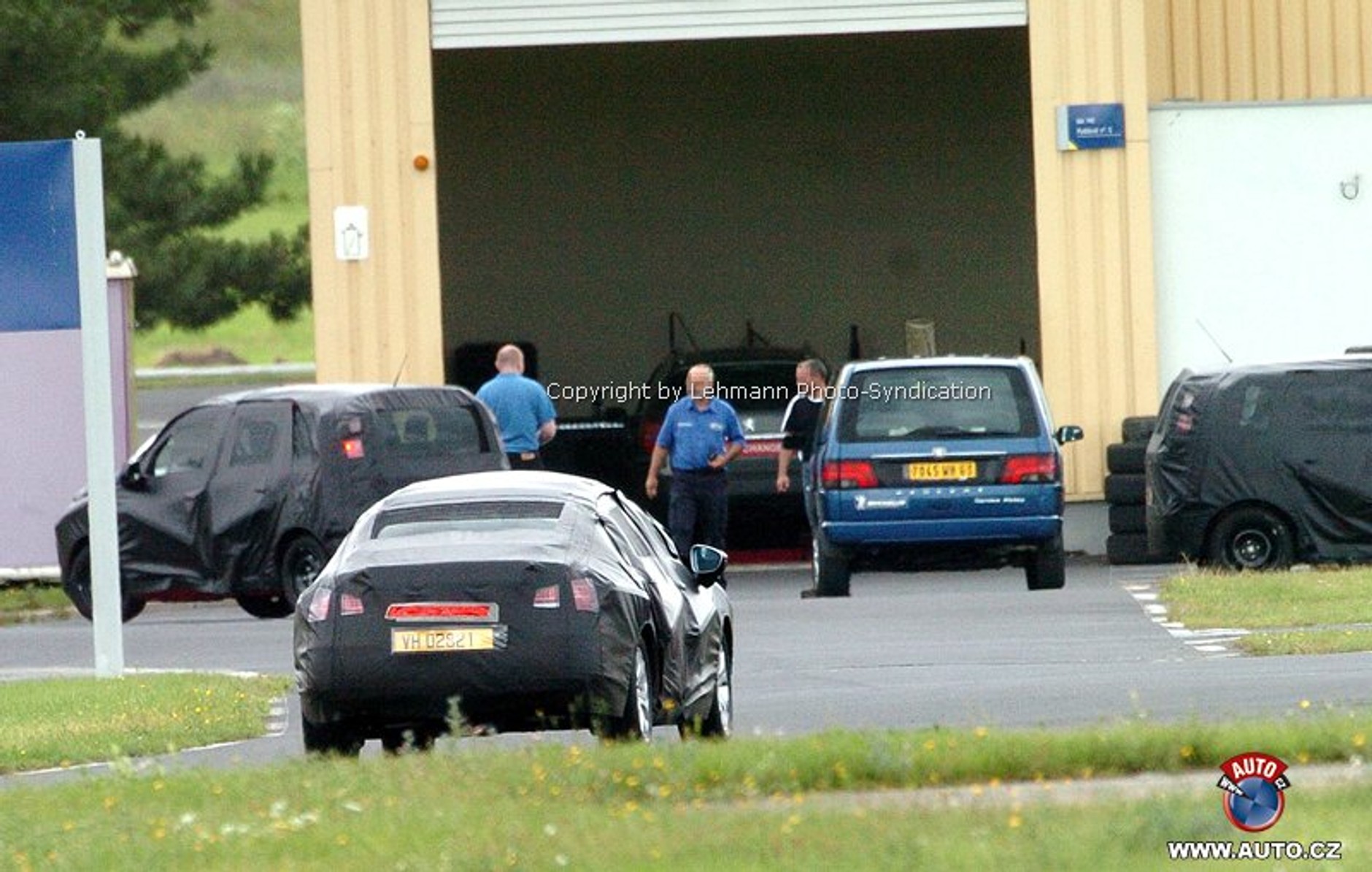 Zdjęcia szpiegowskie: Citroen wyśle do klasy mini-MPV swój C3 StreetLounge