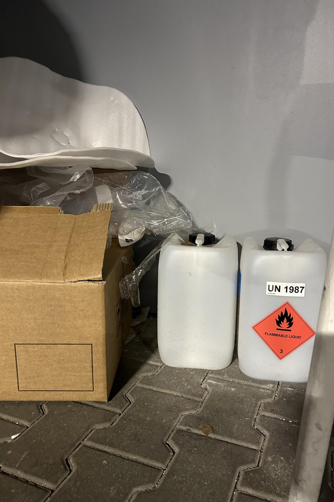 Tragiczne warunki w warsztacie Tesli pod Berlinem