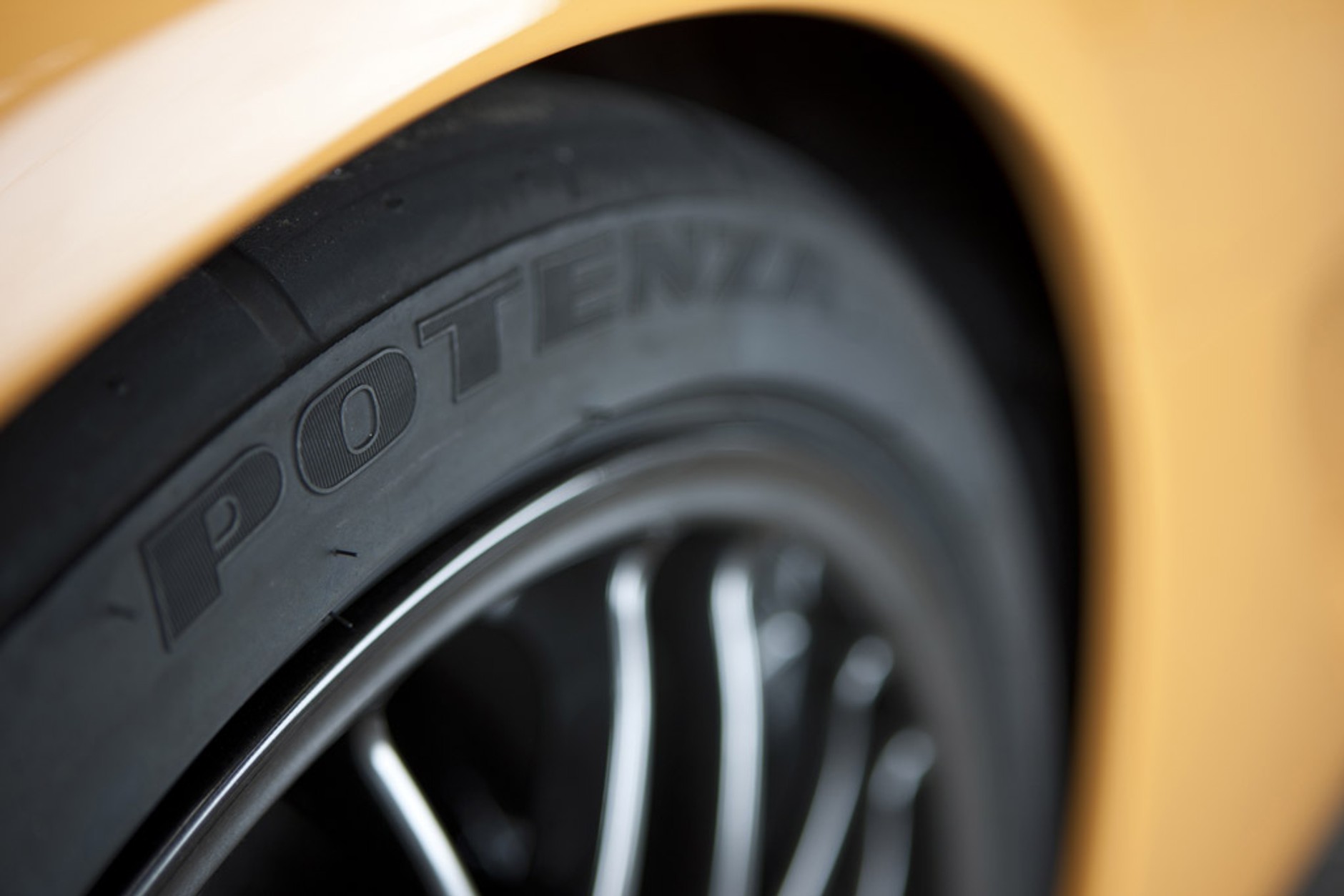 Lexus LFA Nurburgring Package: samochód z piekła rodem