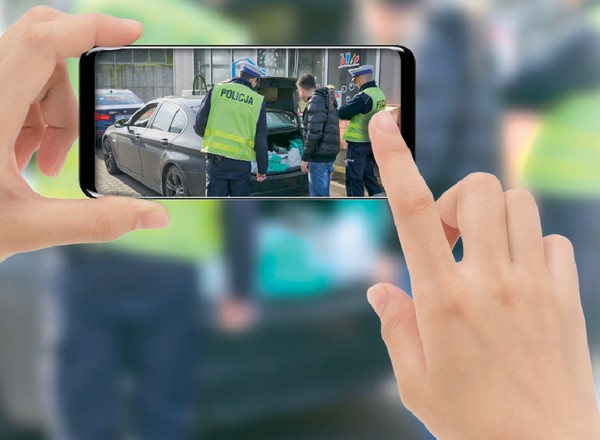 Nagrywanie policjantów przy pracy - wyjaśniamy, kto kogo może nagrywać?