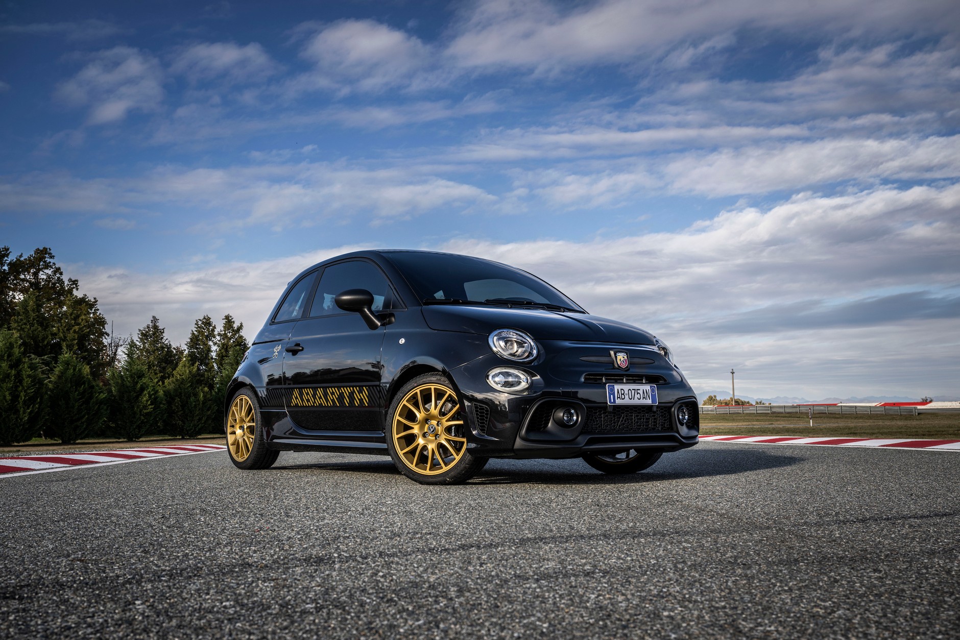 Abarth 695 75 Anniversario