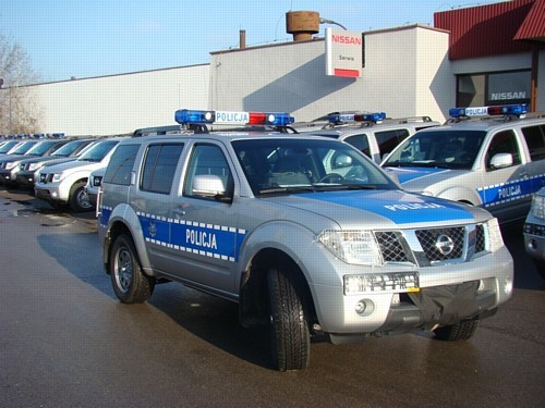 Nissan Pathfinder - Radiowóz na bezdroża