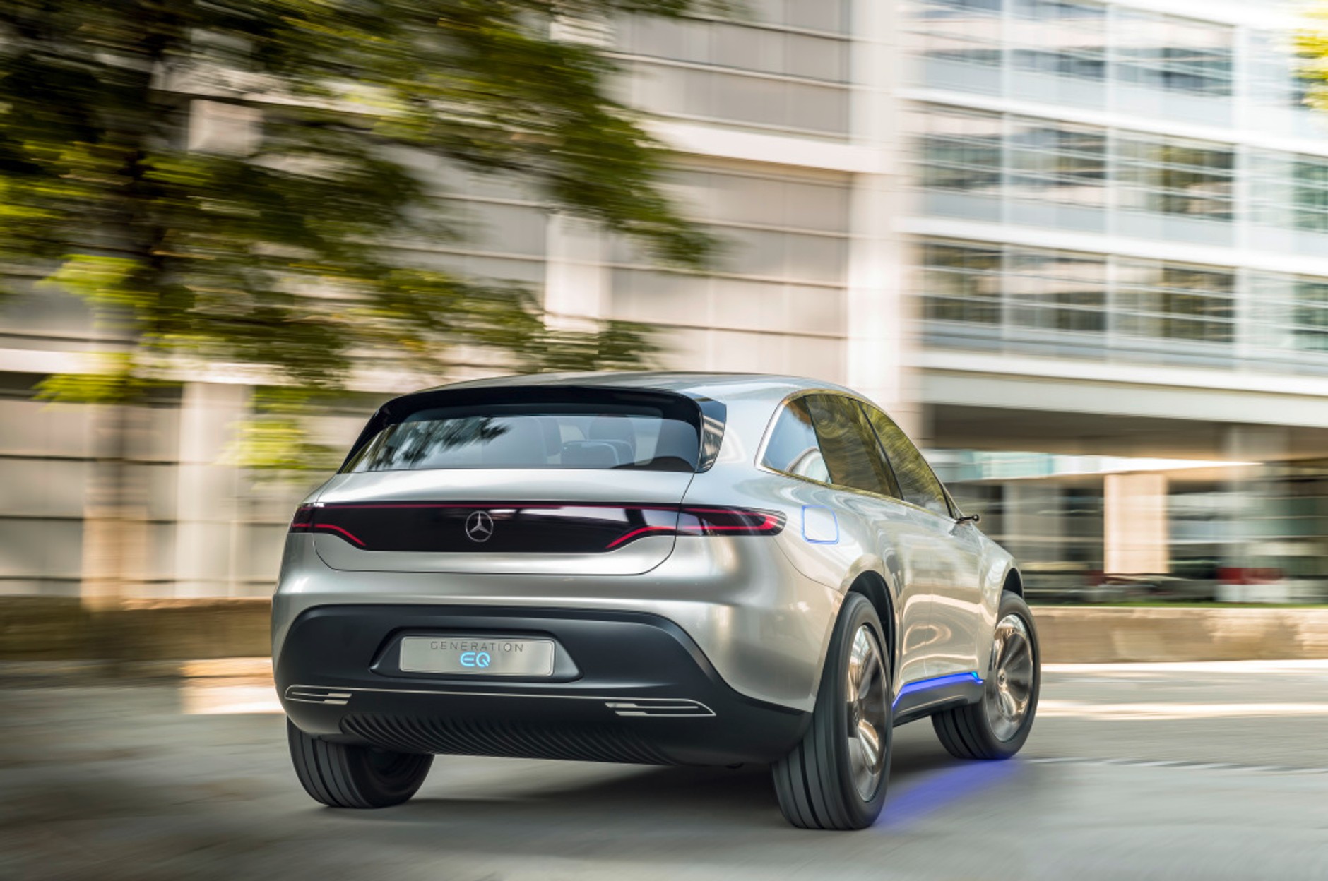 Mercedes Generation EQ – Paryż 2016