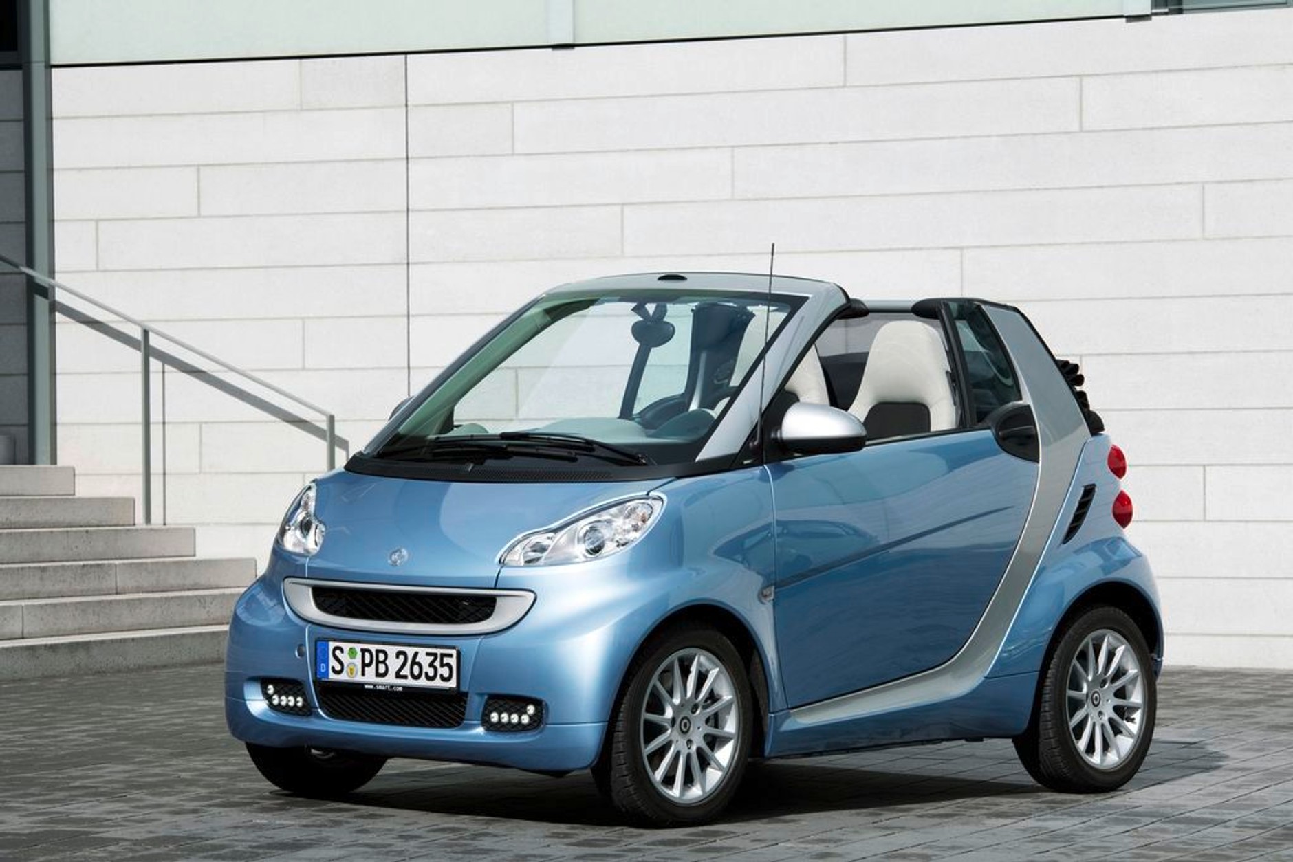 Smart ForTwo 2011 oszczędniejszy i piękniejszy
